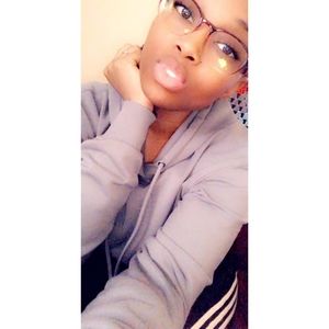 Meet your Posher, Katrina